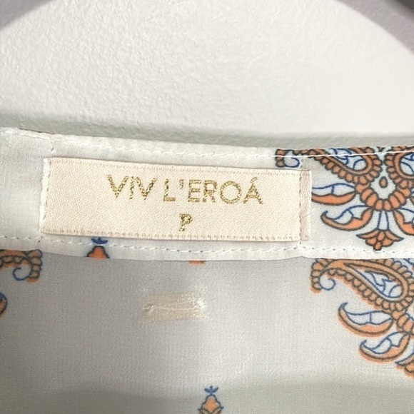 VIV L’EROÁ sheer 3/4 length sleeves top - Picture 2 of 7